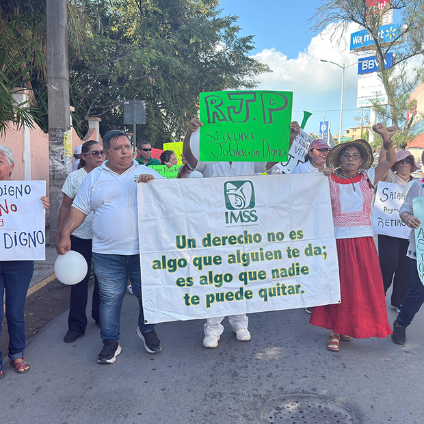 Personal de la Clínica 77 del IMSS en Ciudad Madero Marchan
